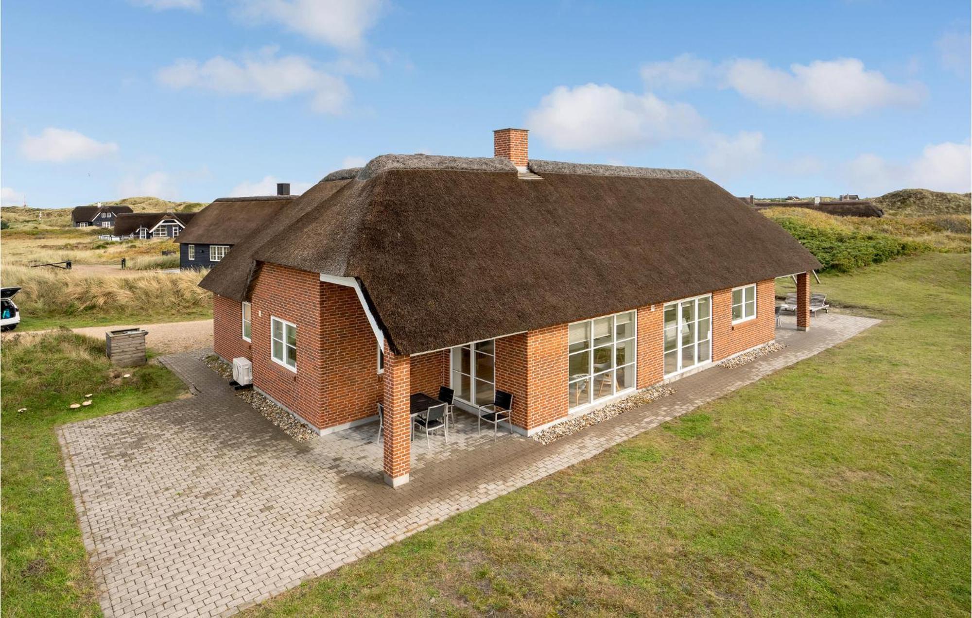 Amazing Home In Blavand With Wifi Exterior foto