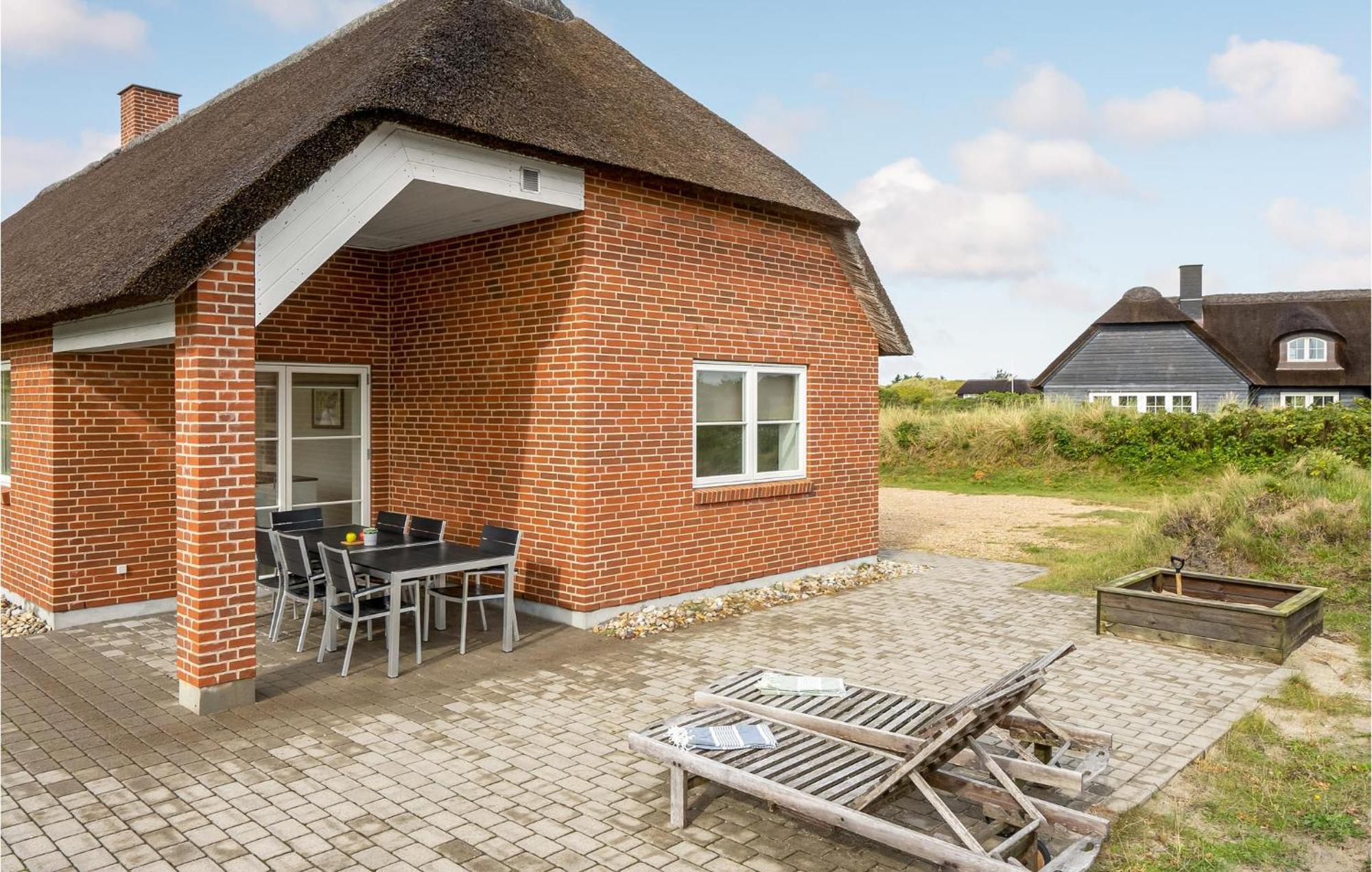 Amazing Home In Blavand With Wifi Exterior foto